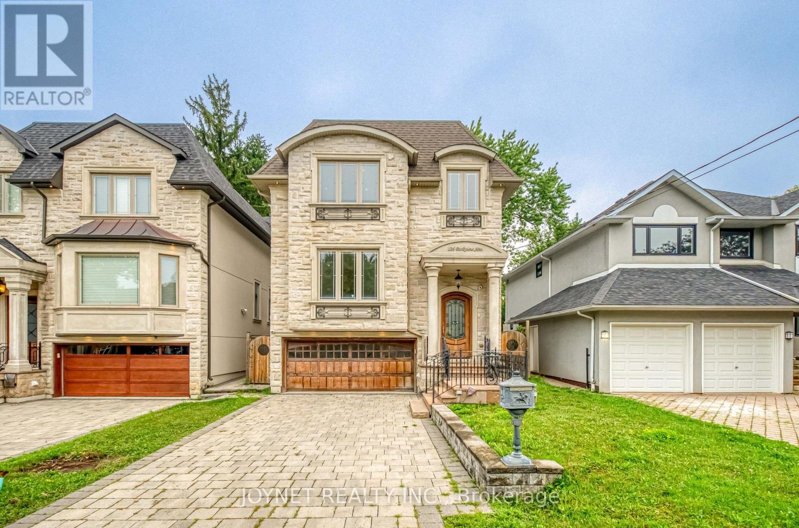 MLS® listing #30133356 for sale located at 126 PARKVIEW AVENUE