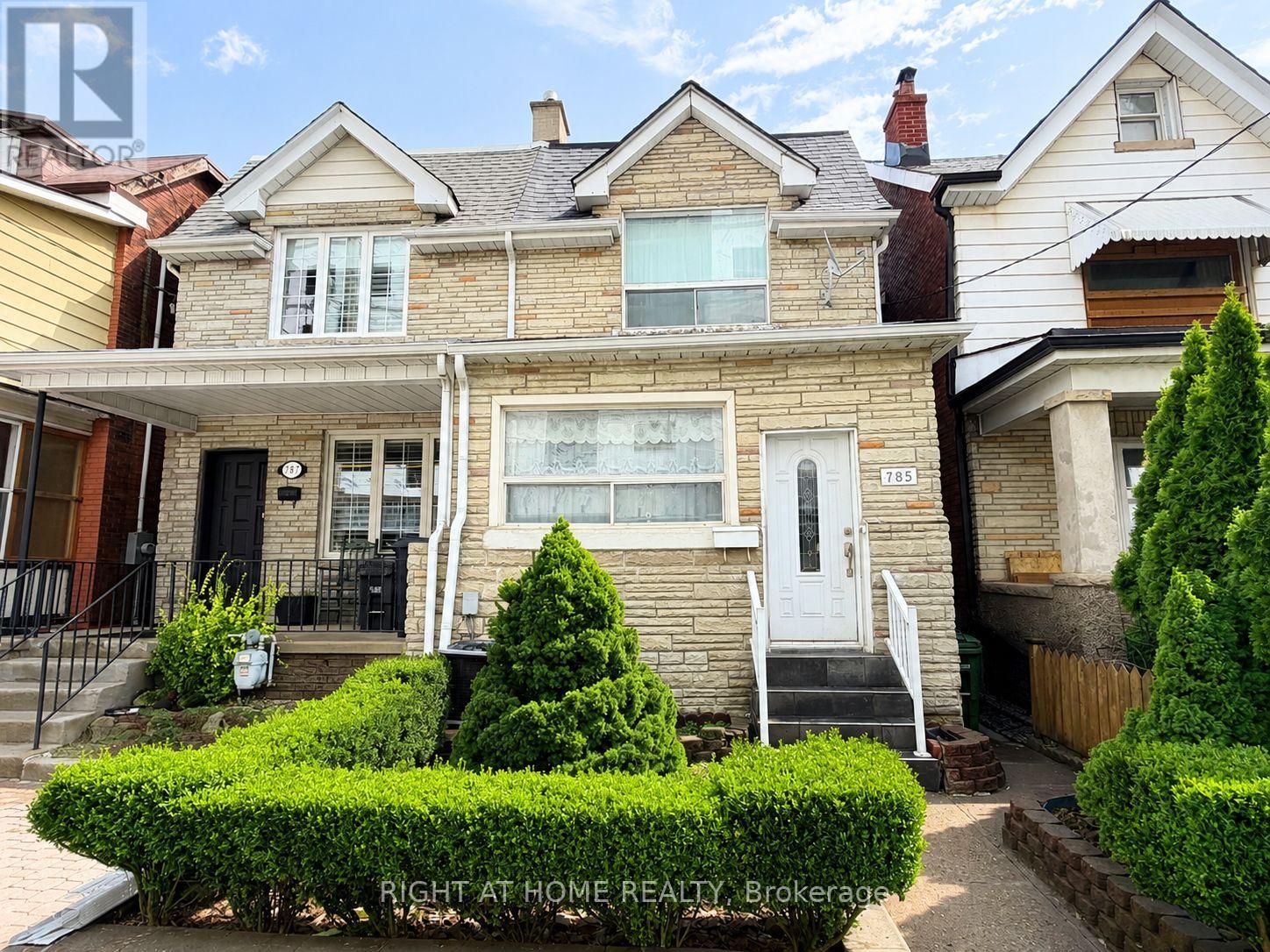 MLS® listing #30133441 for sale located at 785 LANSDOWNE AVENUE