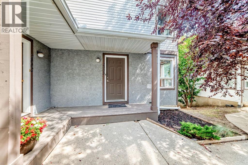 MLS® listing #30133519 for sale located at 2003 Signal Hill Green SW
