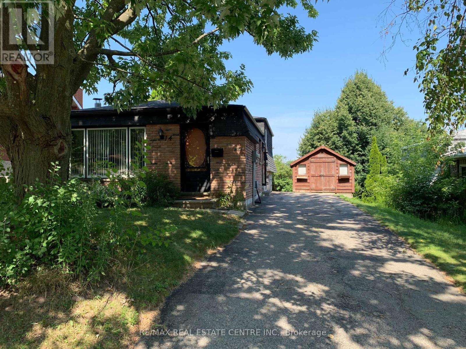 MLS® listing #30134129 for sale located at 14 SANDSPRINGS CRESCENT