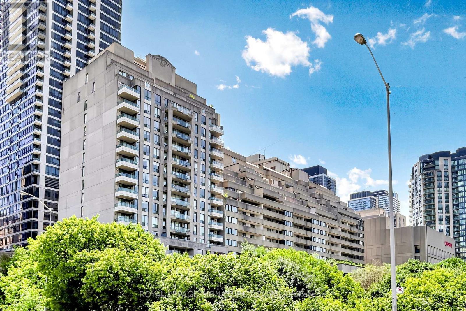MLS® listing #30134379 for sale located at 1801 - 388 BLOOR STREET E