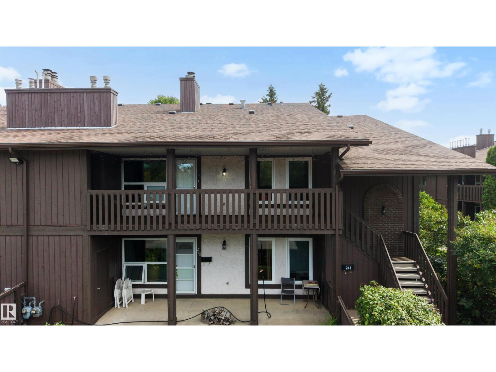 MLS® listing #30134433 for sale located at 241 SURREY GARDENS GD NW
