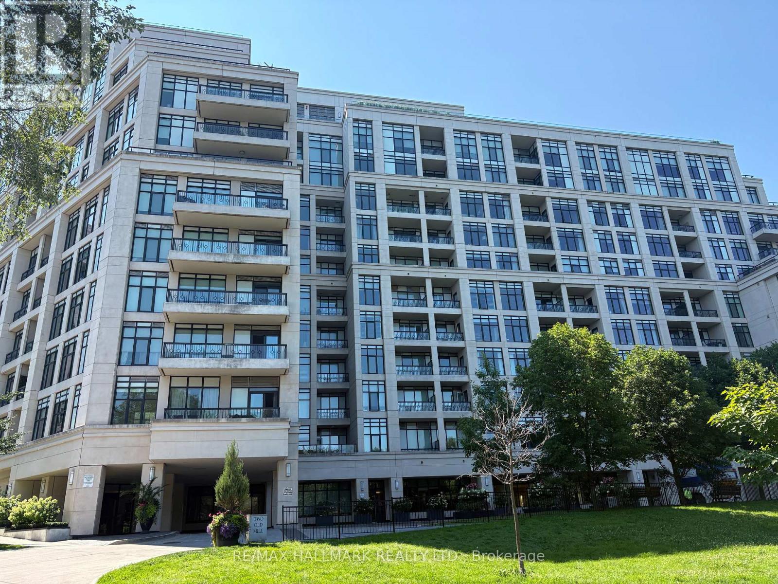 MLS® listing #30134726 for sale located at 711 - 2 OLD MILL DRIVE