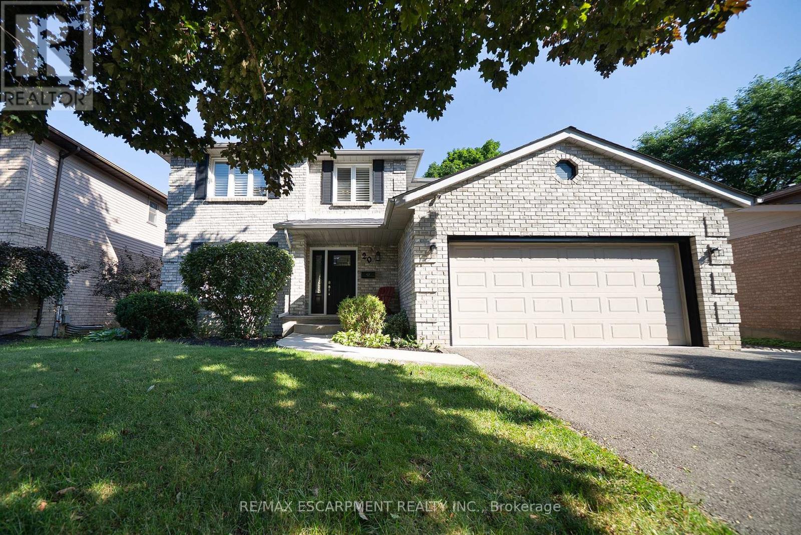 MLS® listing #30134889 for sale located at 20 HOGARTH ROAD