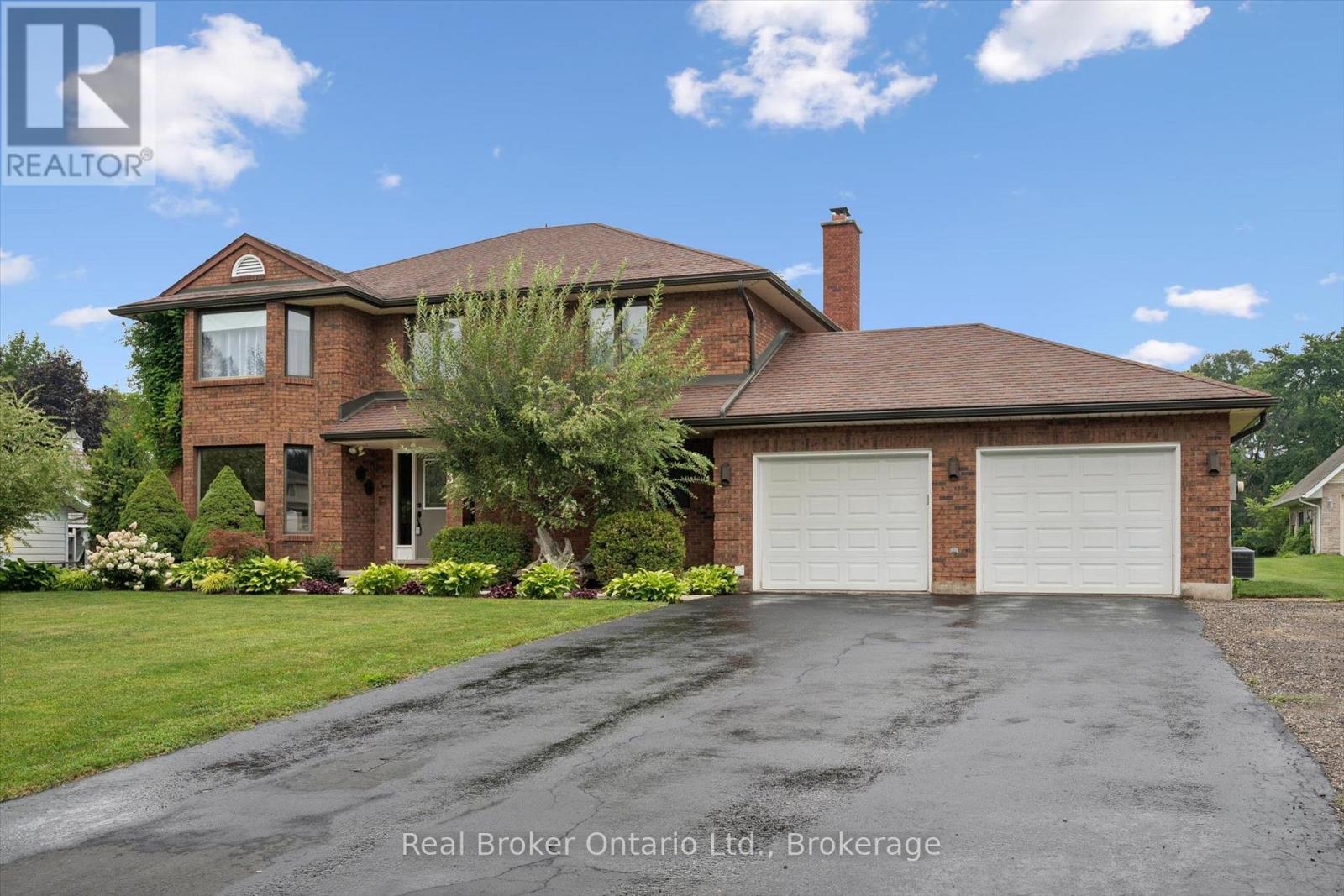 MLS® listing #30135008 for sale located at 32 SUNSET DRIVE