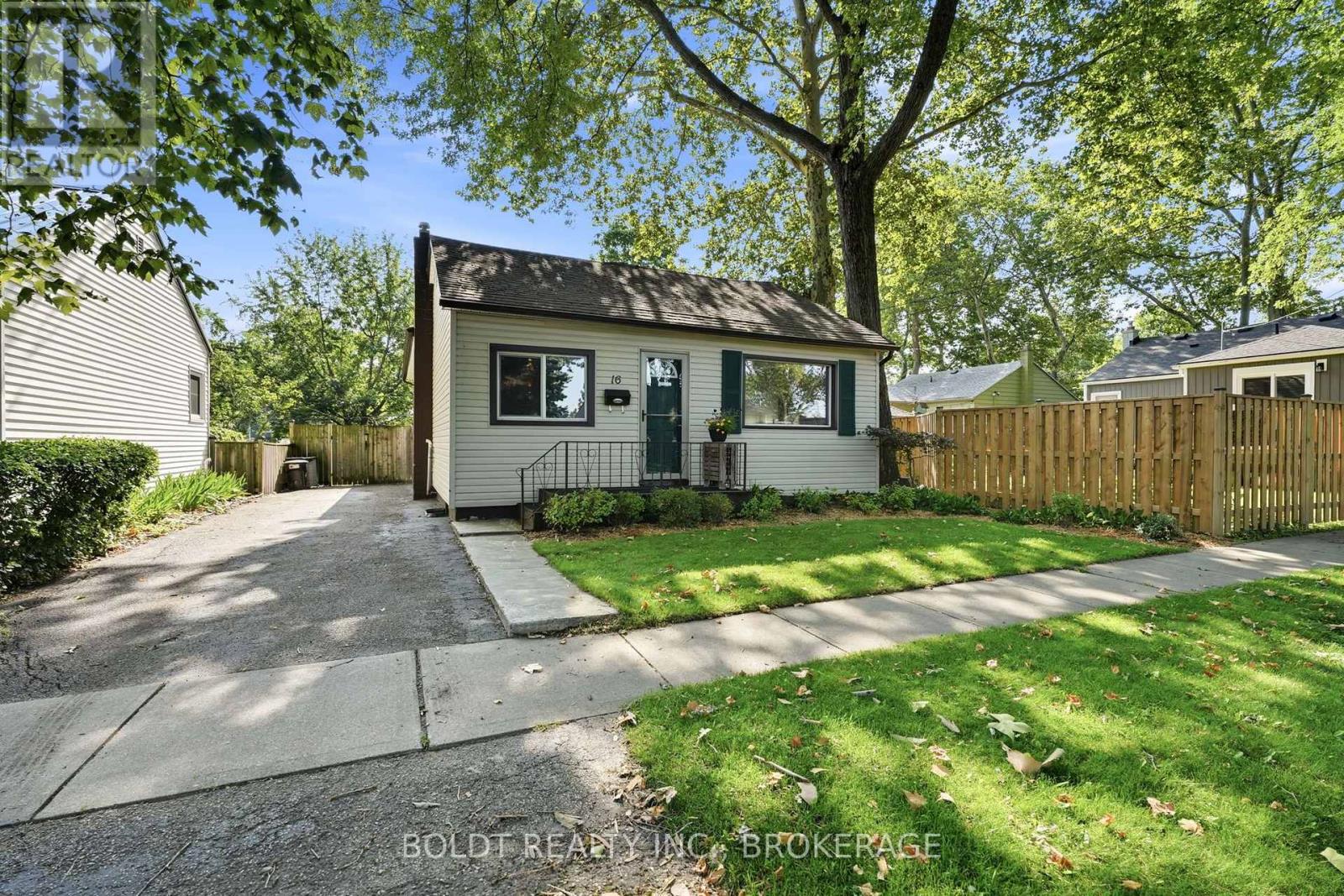 MLS® listing #30135762 for sale located at 16 LONGFELLOW AVENUE