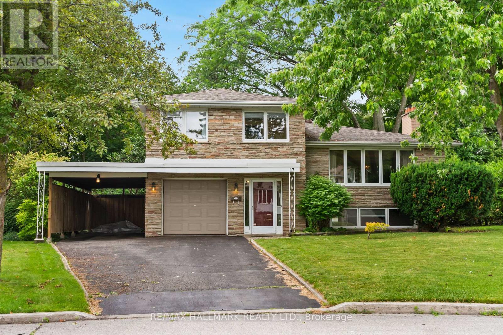 MLS® listing #30135938 for sale located at 17 GREENYARDS DRIVE