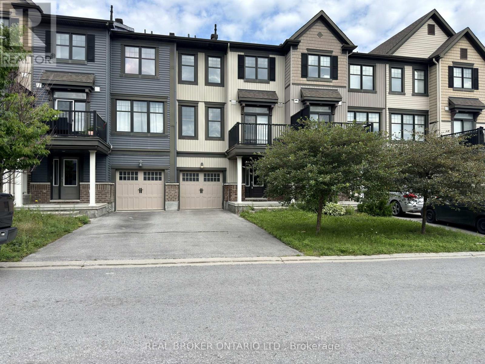 MLS® listing #30136638 for sale located at 66 FALLENGALE CRESCENT