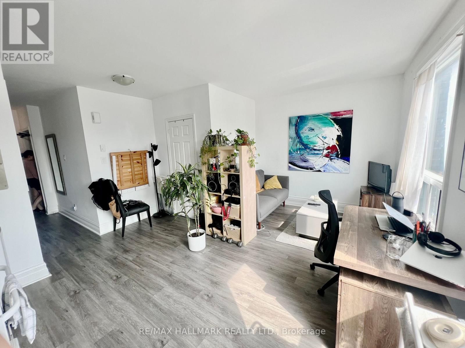 MLS® listing #30136715 for sale located at 4 - 454 BLOOR STREET W