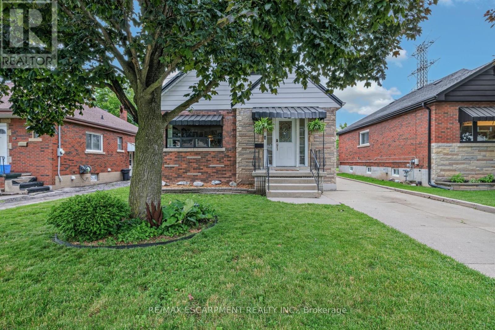 MLS® listing #30136784 for sale located at 66 PALING COURT