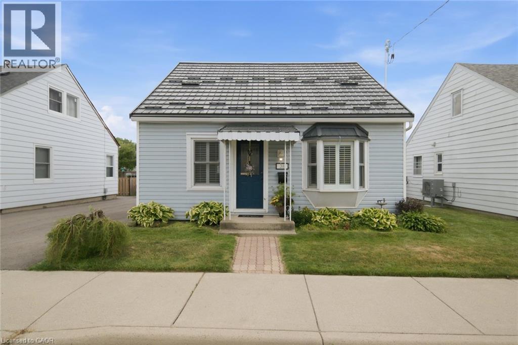 MLS® listing #30136878 for sale located at 38 TENTH Avenue