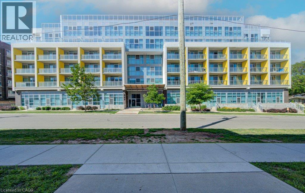 MLS® listing #30136933 for sale located at 257 HEMLOCK Street Unit# 401