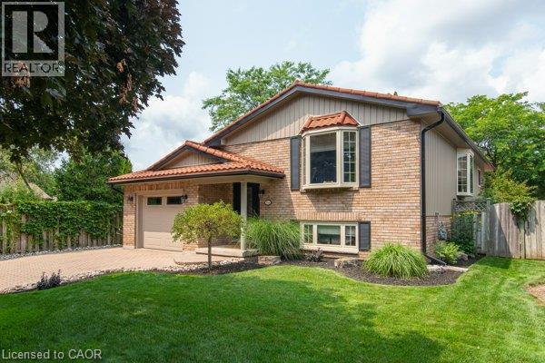 MLS® listing #30137342 for sale located at 154 AMBLESIDE Court
