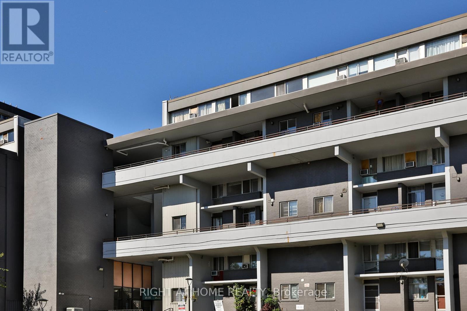 MLS® listing #30139478 for sale located at 302 - 35 SUNNY GLENWAY