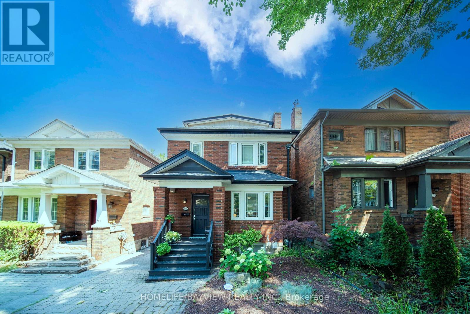 MLS® listing #30139481 for sale located at 131 HEDDINGTON AVENUE