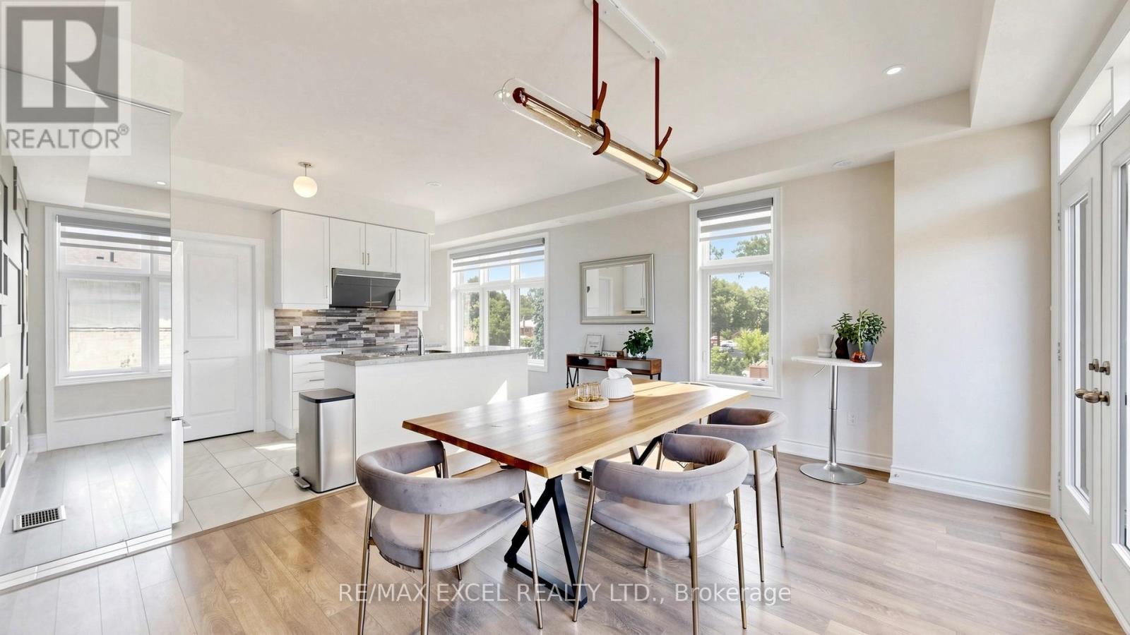 MLS® listing #30139495 for sale located at 1 - 2A MUIR AVENUE
