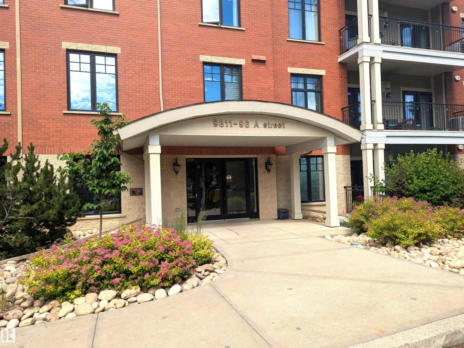 MLS® listing #30139555 for sale located at #302 9811 96A ST NW