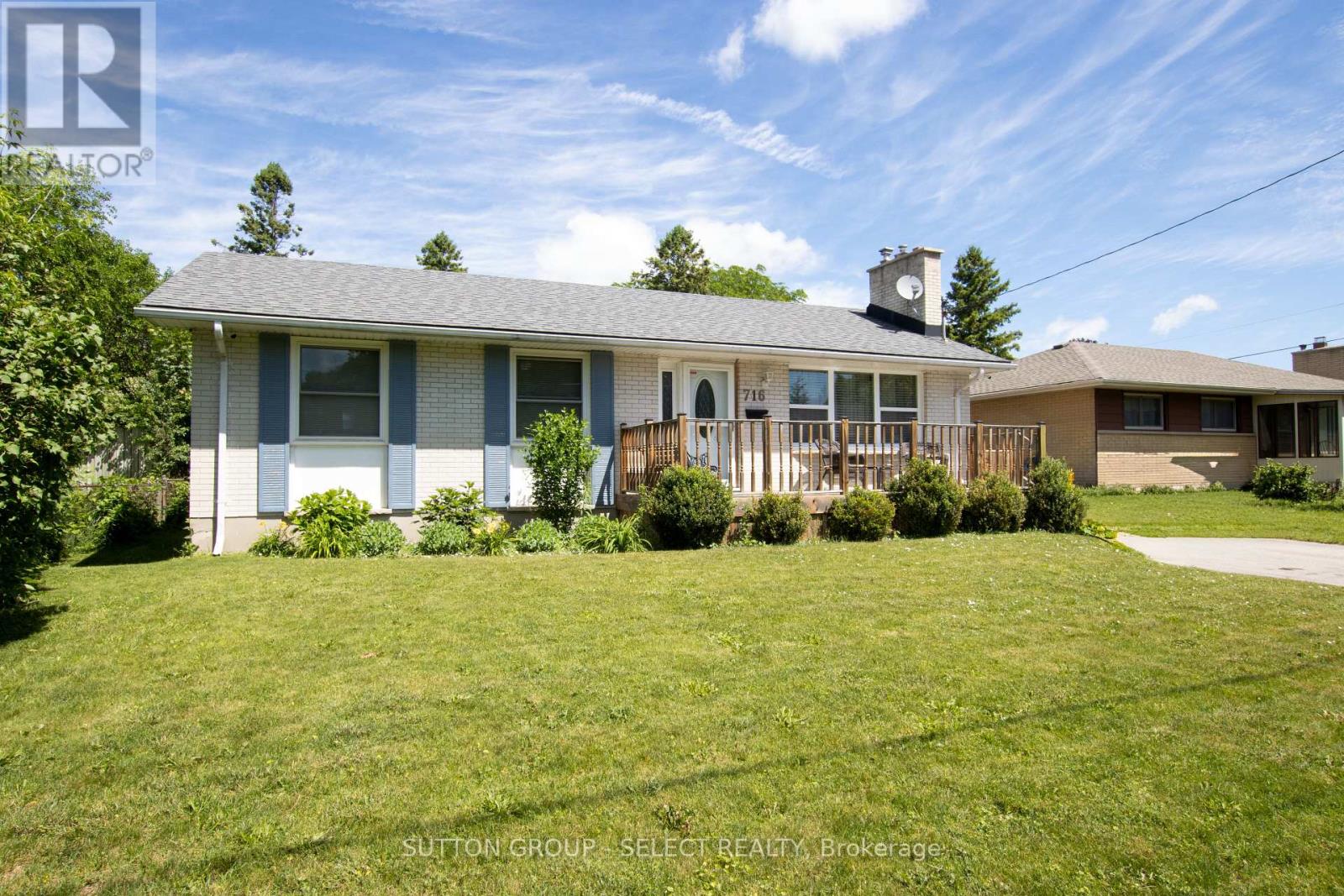 MLS® listing #30139702 for sale located at 716 MONSARRAT AVENUE