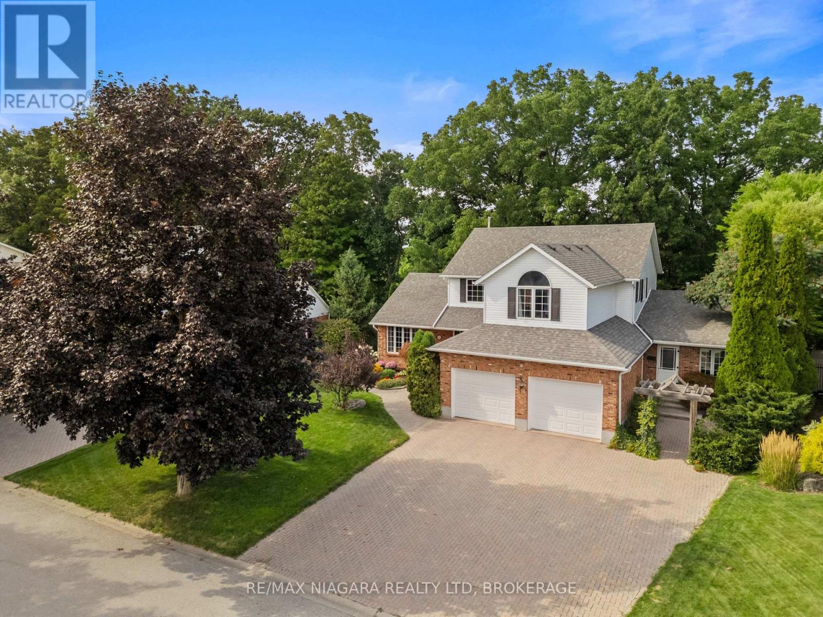 MLS® listing #30140071 for sale located at 3908 CAROLYNN COURT
