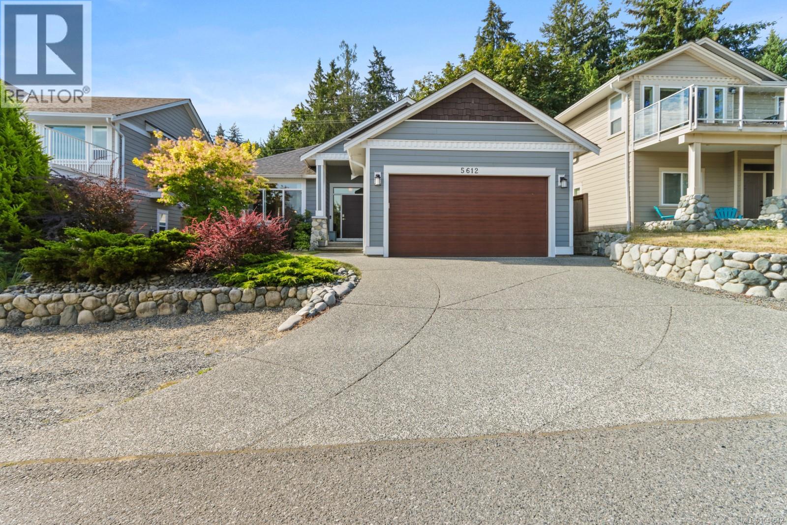MLS® listing #30140312 for sale located at 5612 Hammond Bay Rd