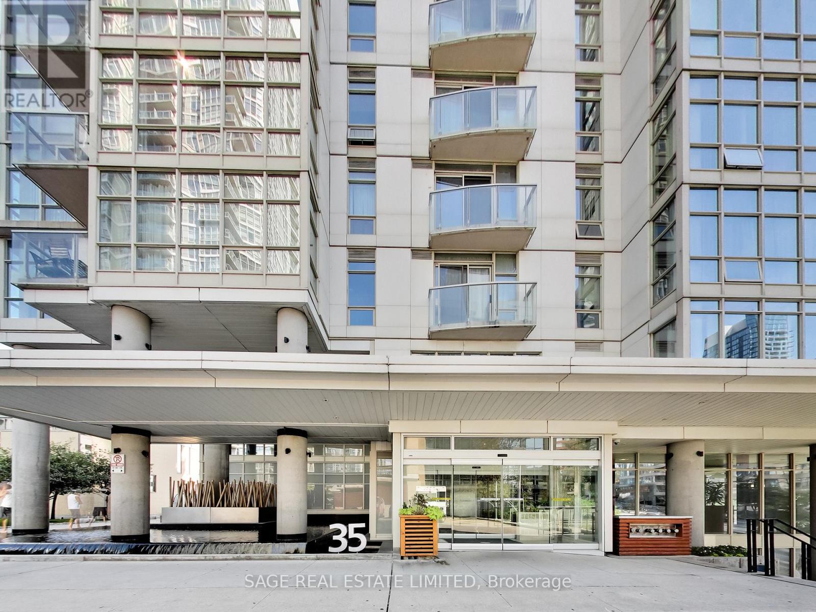 MLS® listing #30140418 for sale located at 3707 - 35 MARINER TERRACE