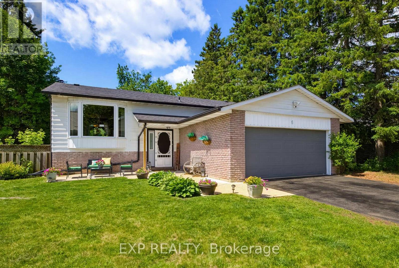 MLS® listing #30140665 for sale located at 6 PALACE STREET