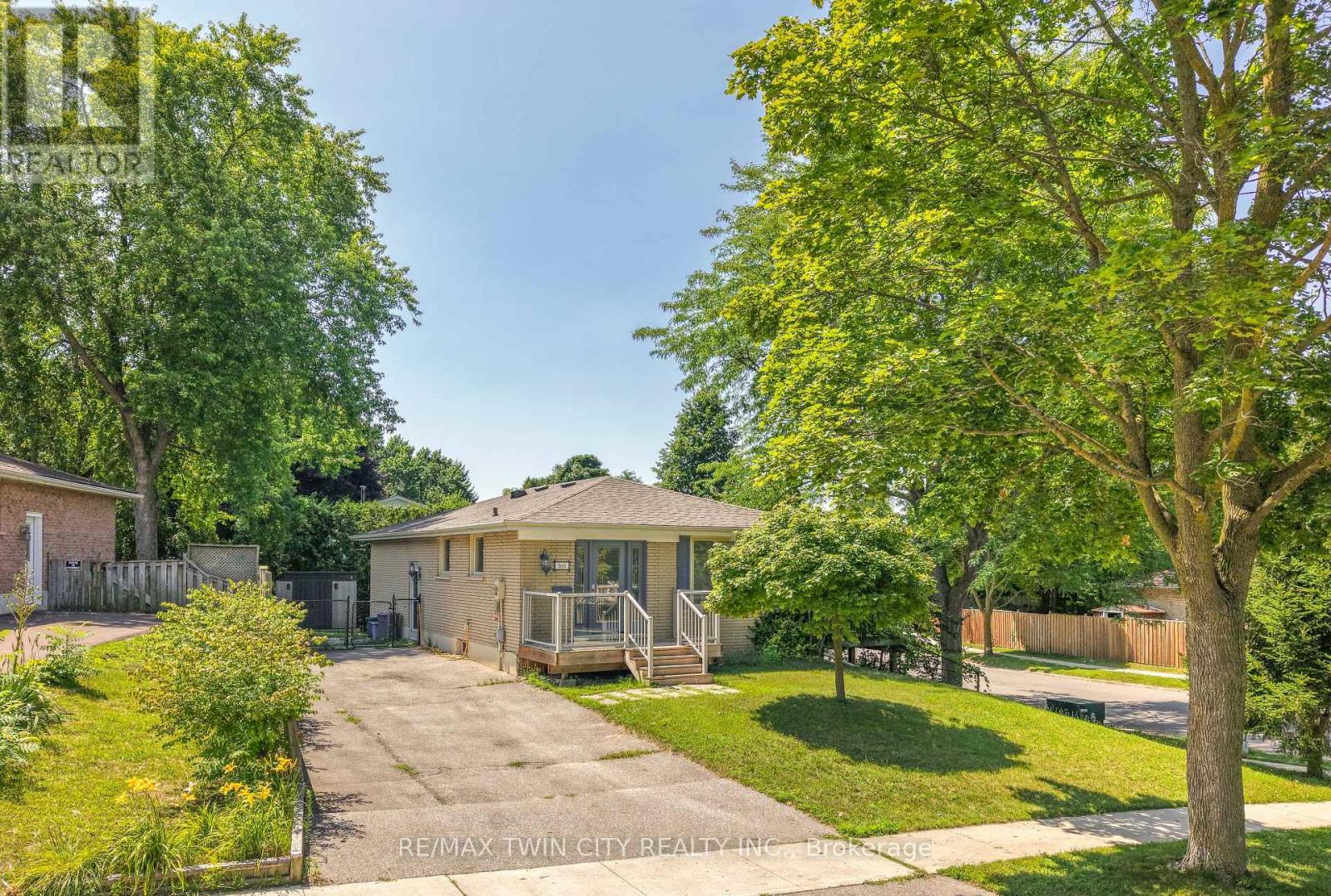 MLS® listing #30140874 for sale located at 160 WOODLAWN AVENUE