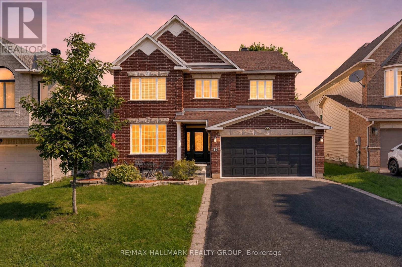 MLS® listing #30141074 for sale located at 42 GLENRILL PLACE S
