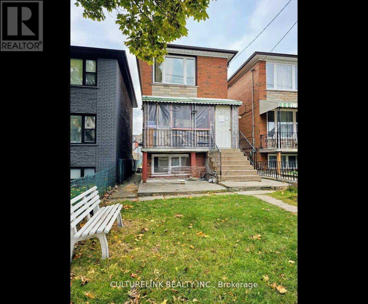 MLS® listing #30141790 for sale located at 52 PALMERSTON AVENUE
