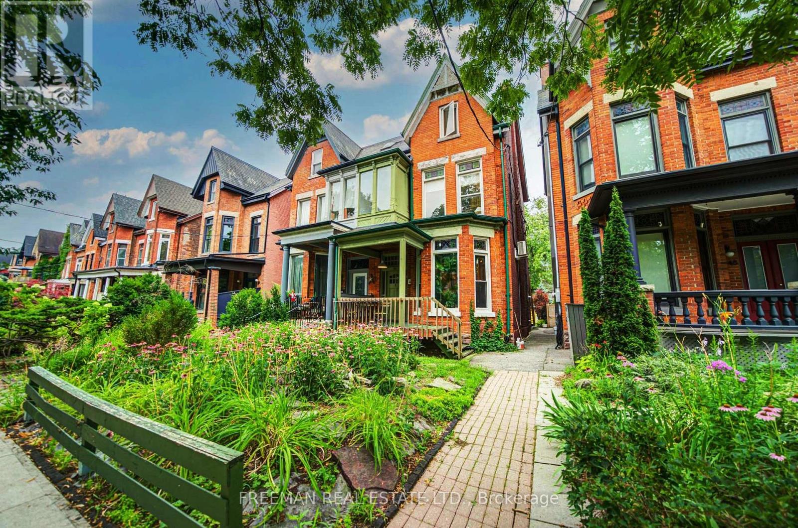 MLS® listing #30142312 for sale located at 46 BRUNSWICK AVENUE
