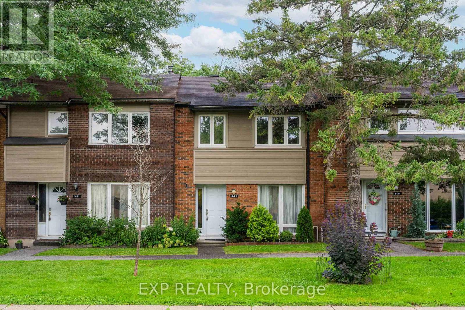 MLS® listing #30142976 for sale located at 4 - 21 MIDLAND CRESCENT