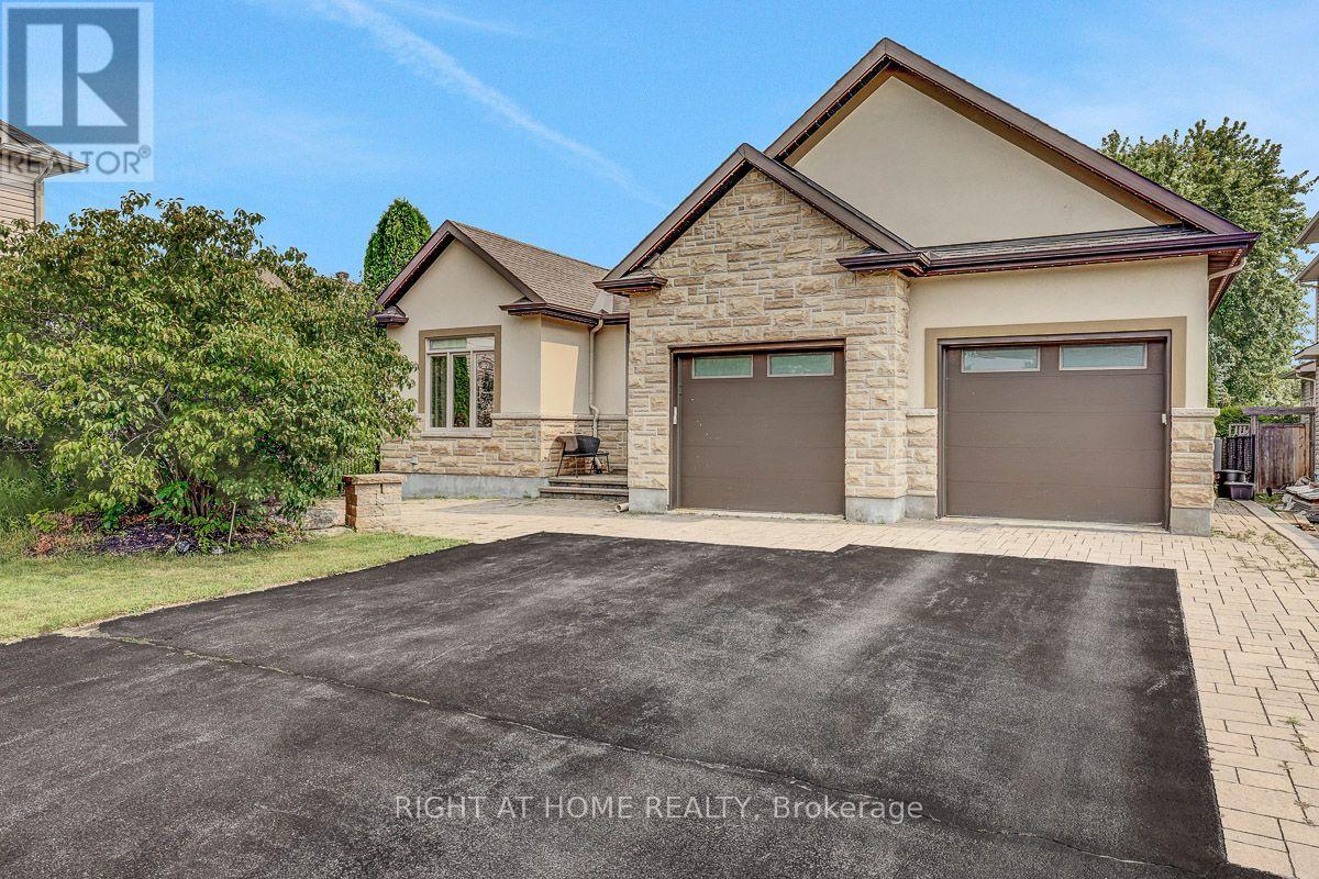 MLS® listing #30143119 for sale located at 514 LANDSWOOD WAY