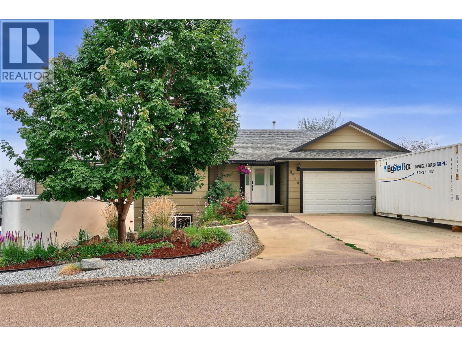 MLS® listing #30143401 for sale located at 895A GEORGEANN Road