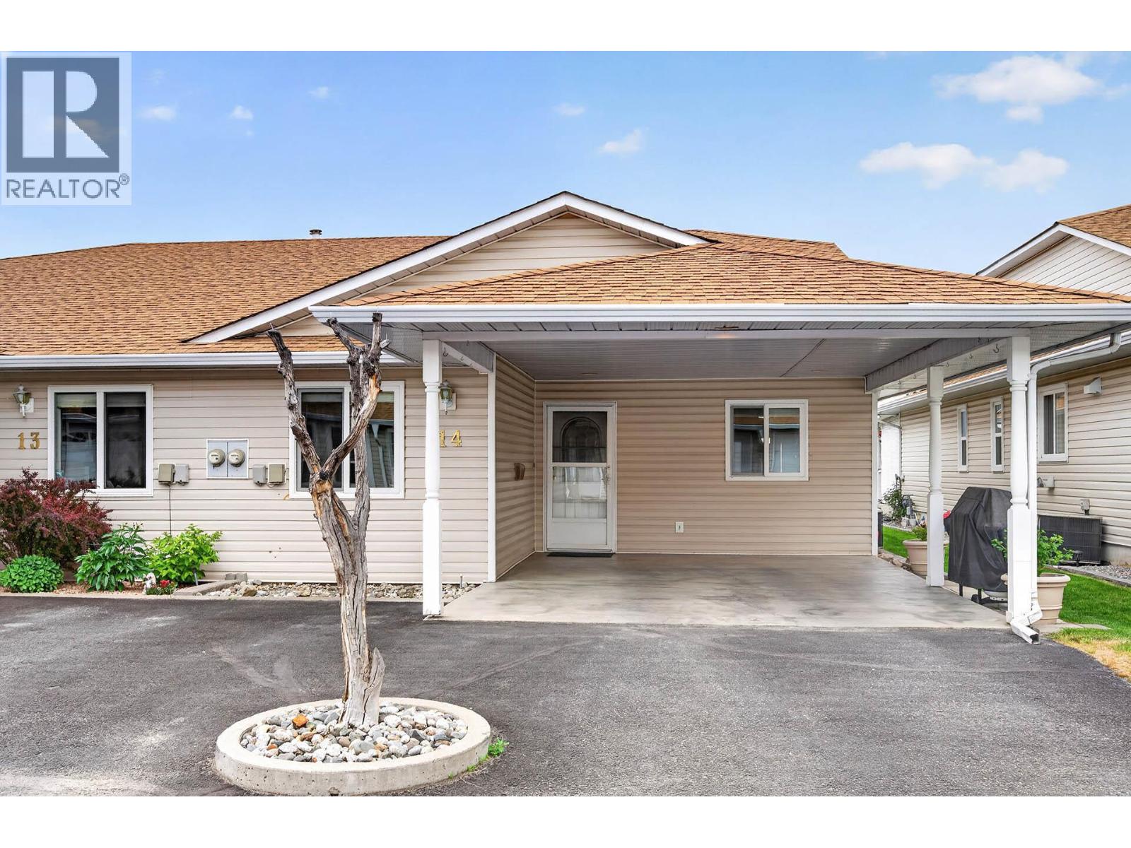 MLS® listing #30143878 for sale located at 1195 14th Street Unit# 14