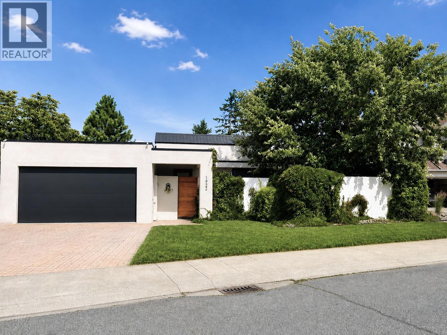 MLS® listing #30143960 for sale located at 1922 Glen Gary Drive