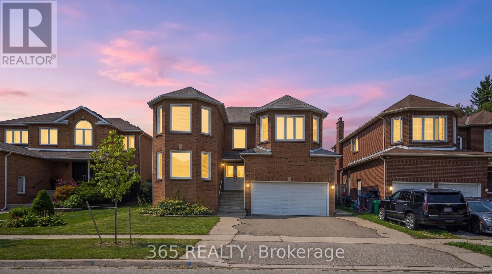 MLS® listing #30145228 for sale located at 52 LEEWARD DRIVE