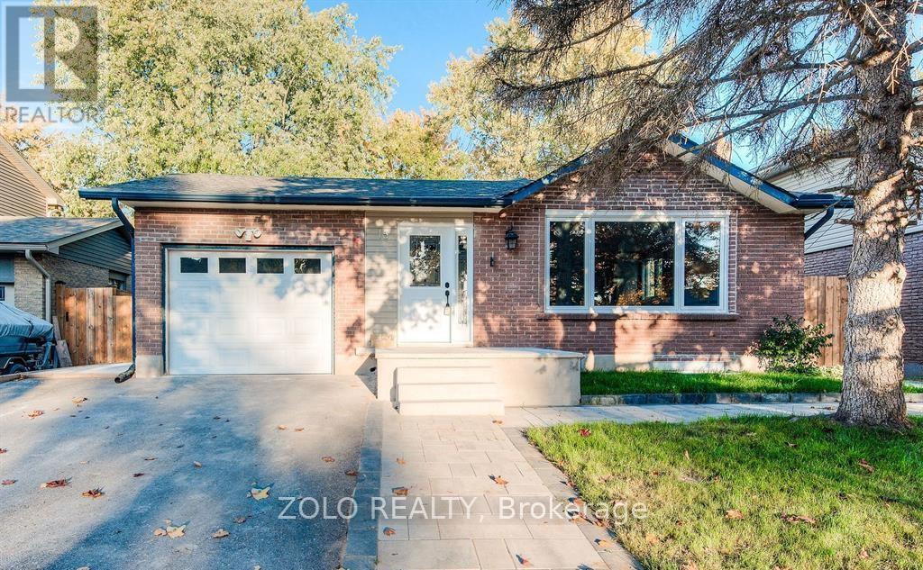 MLS® listing #30145301 for sale located at UPPER - 15 NATHANIEL CRESCENT