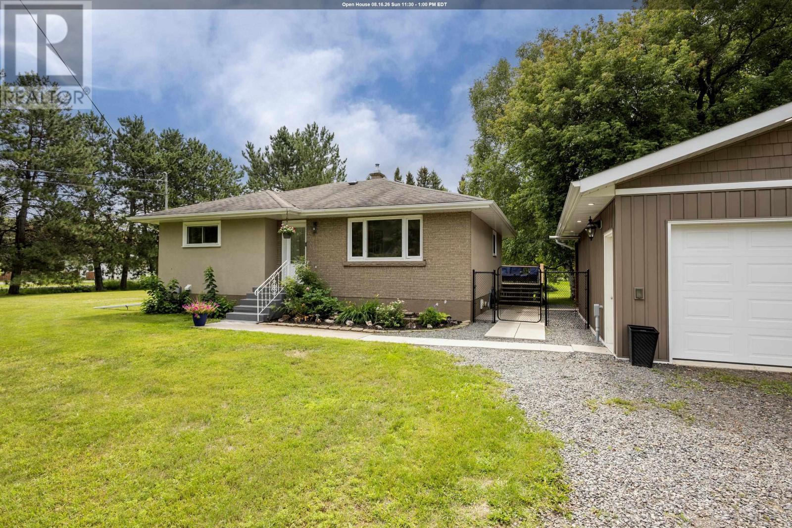 MLS® listing #30145418 for sale located at 2312 Rosslyn RD