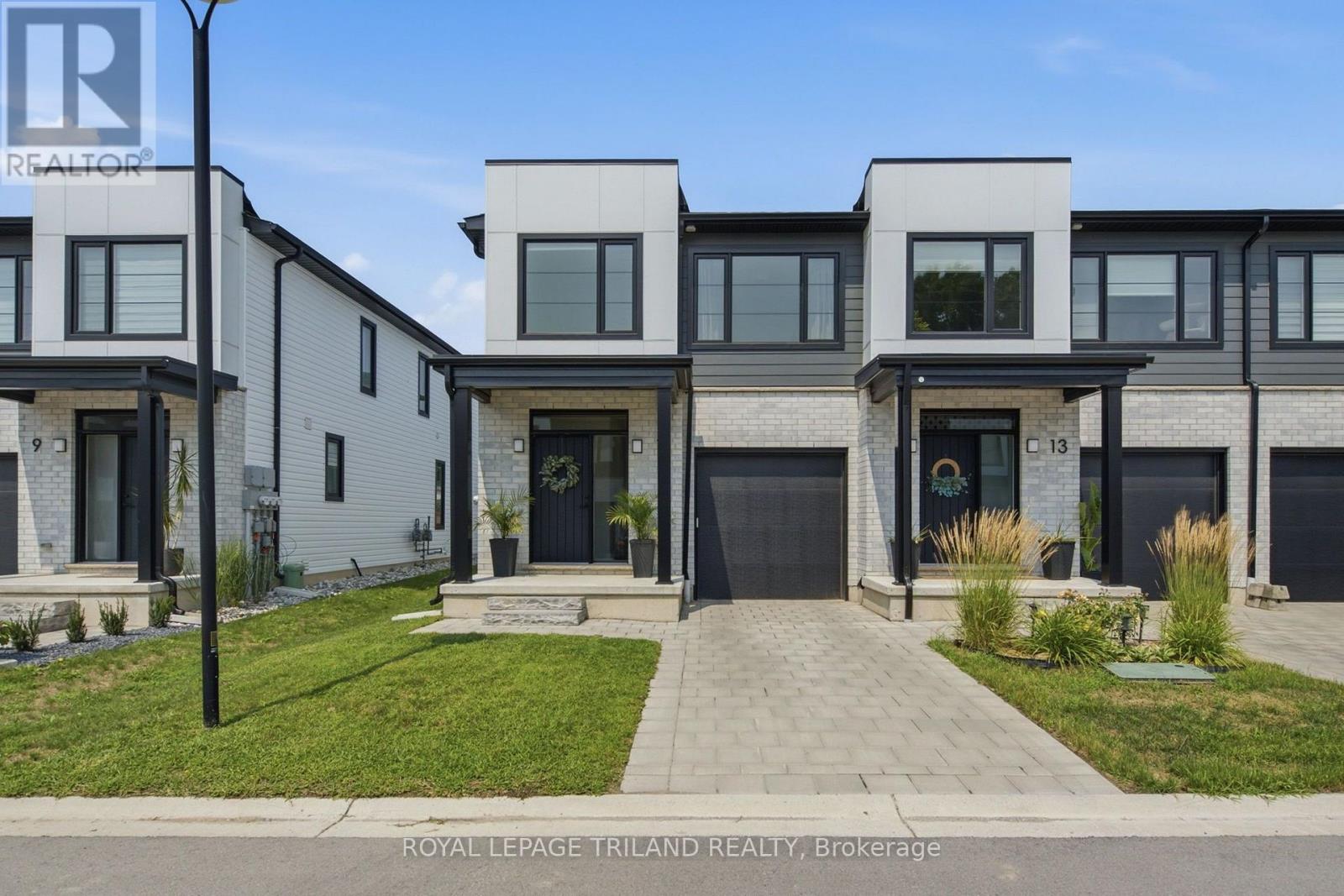 MLS® listing #30145595 for sale located at 11 - 101 SWALES AVENUE