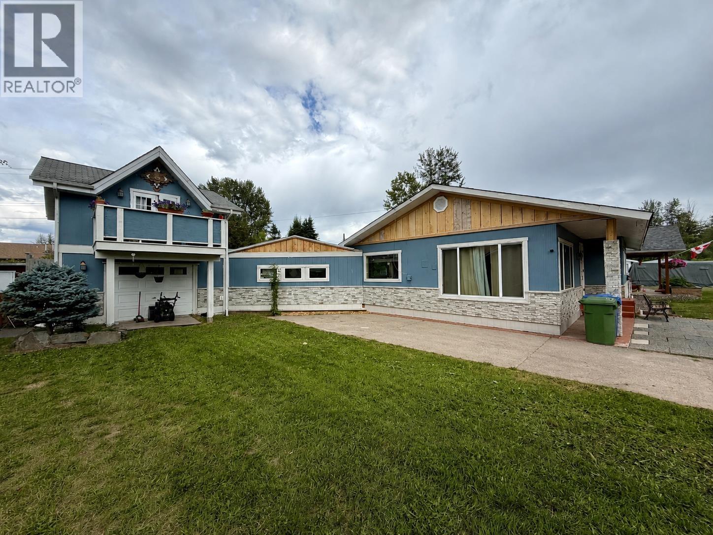 MLS® listing #30145634 for sale located at 3672 BROADWAY AVENUE