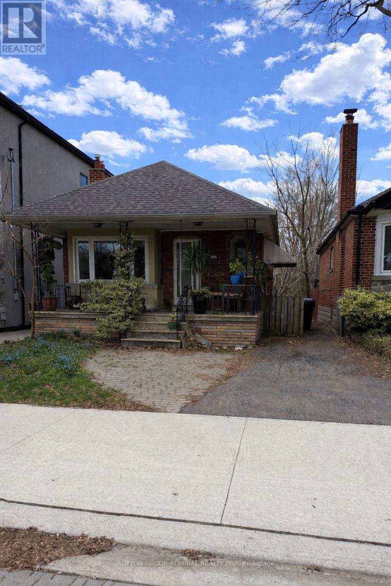 MLS® listing #30147127 for sale located at 368 WINNETT AVENUE