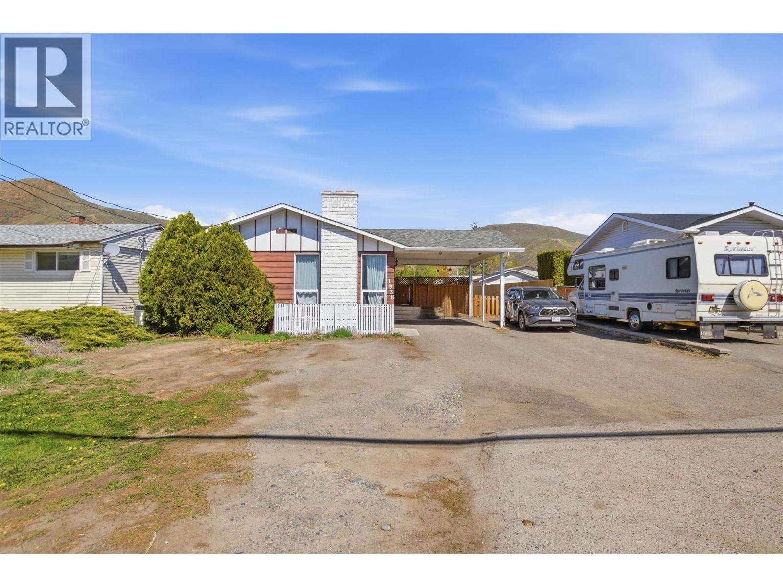 MLS® listing #30147751 for sale located at 1938 PARKCREST Avenue