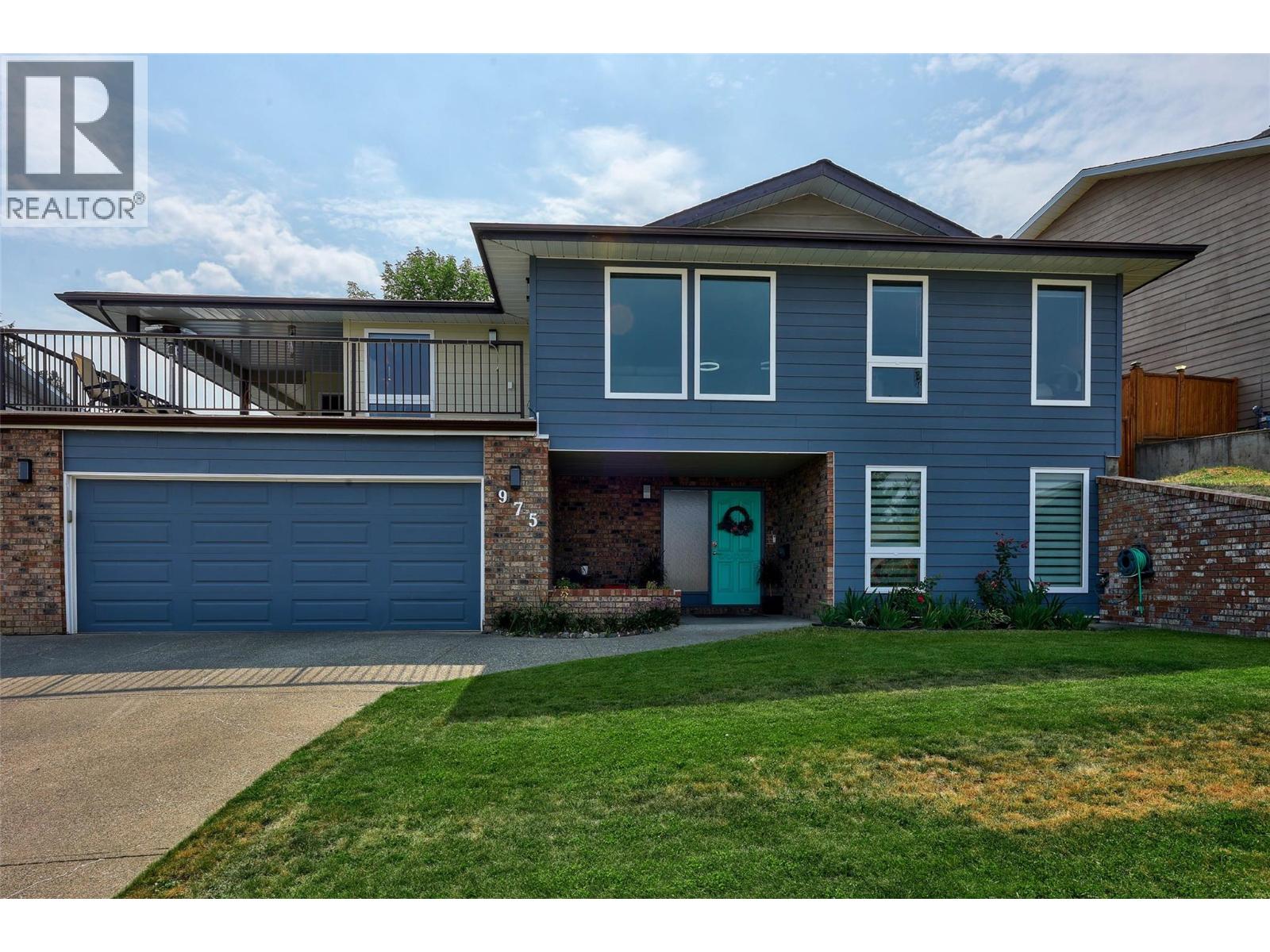 MLS® listing #30148003 for sale located at 975 Huntleigh Crescent