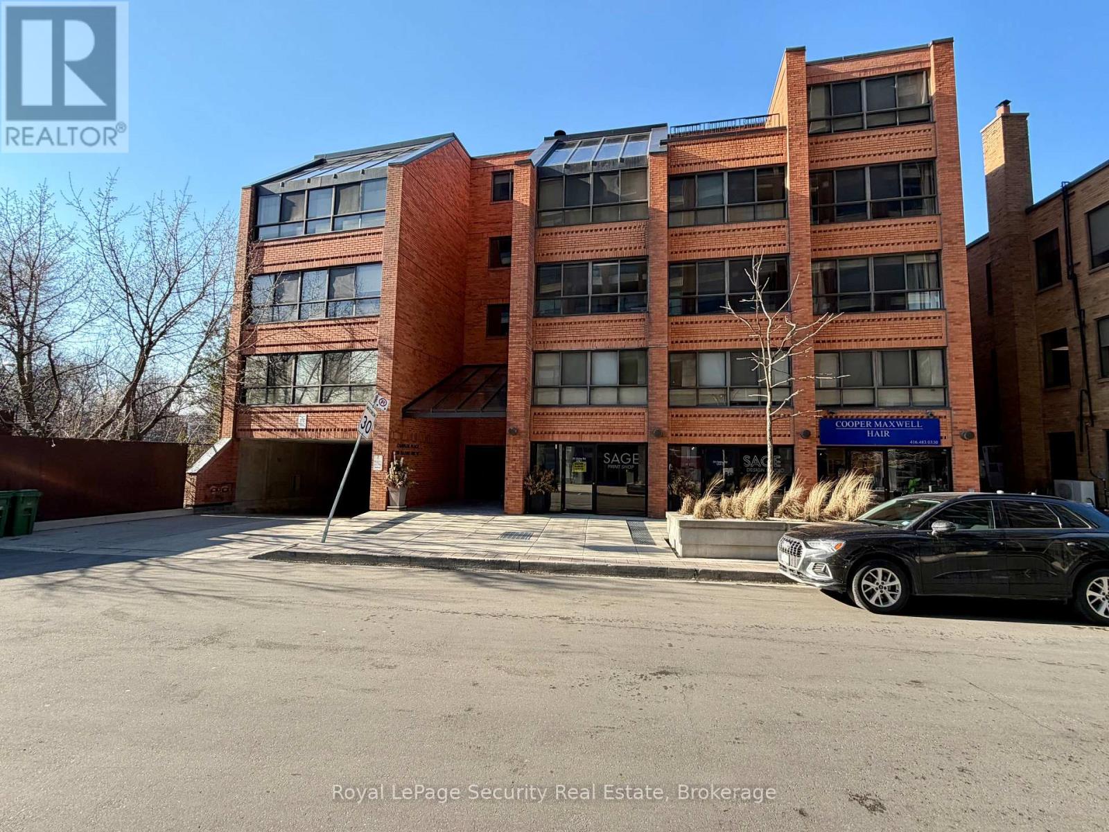 MLS® listing #30148275 for sale located at 10 - 20 GLEBE ROAD W