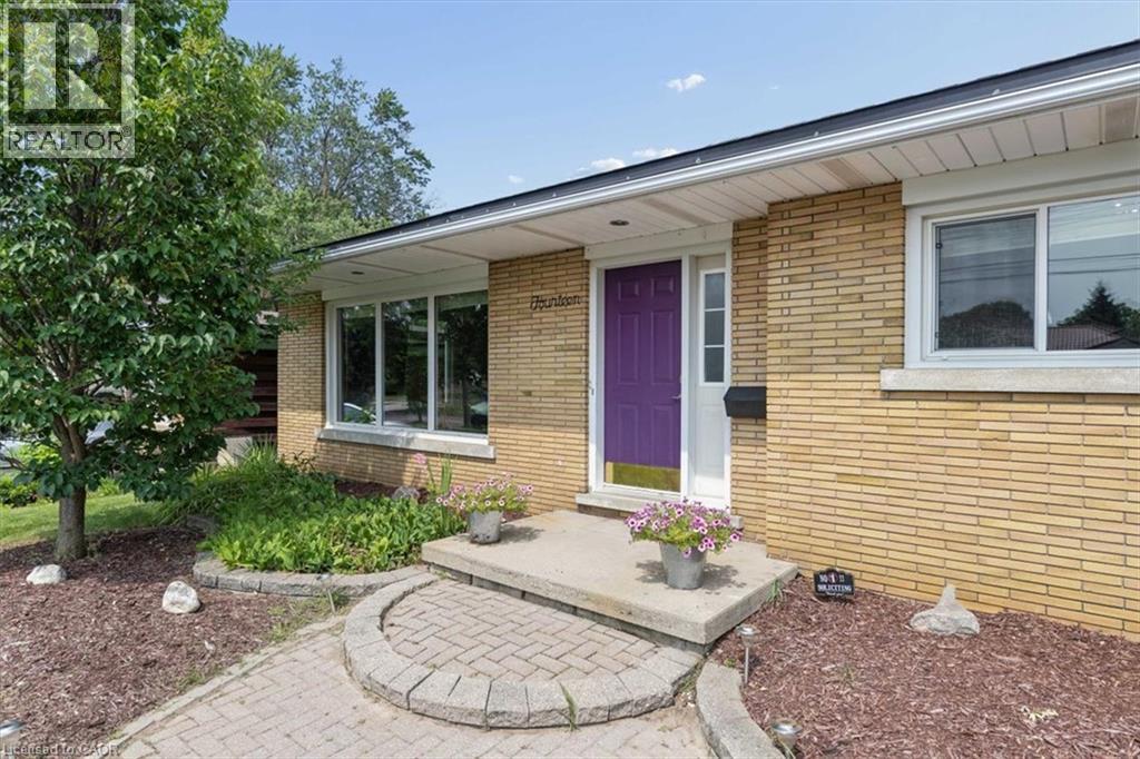 MLS® listing #30148751 for sale located at 14 CAMBRIDGE Avenue