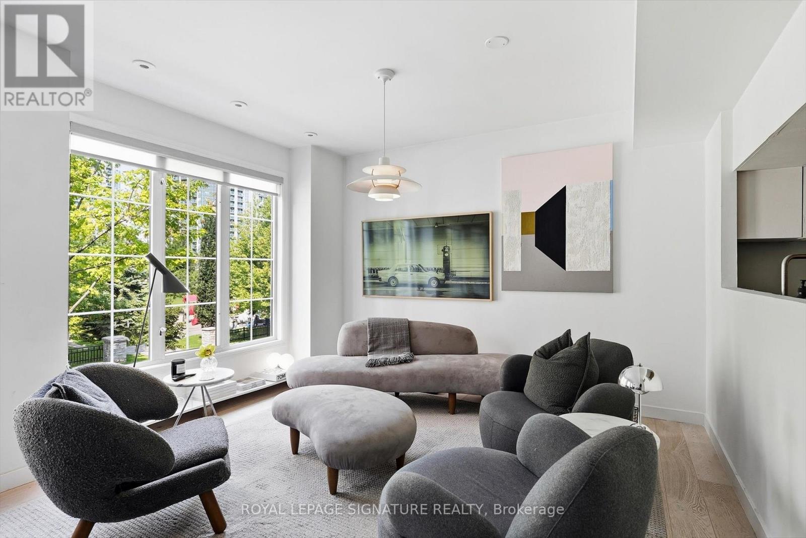 MLS® listing #30149556 for sale located at 137 - 3 EVERSON DRIVE