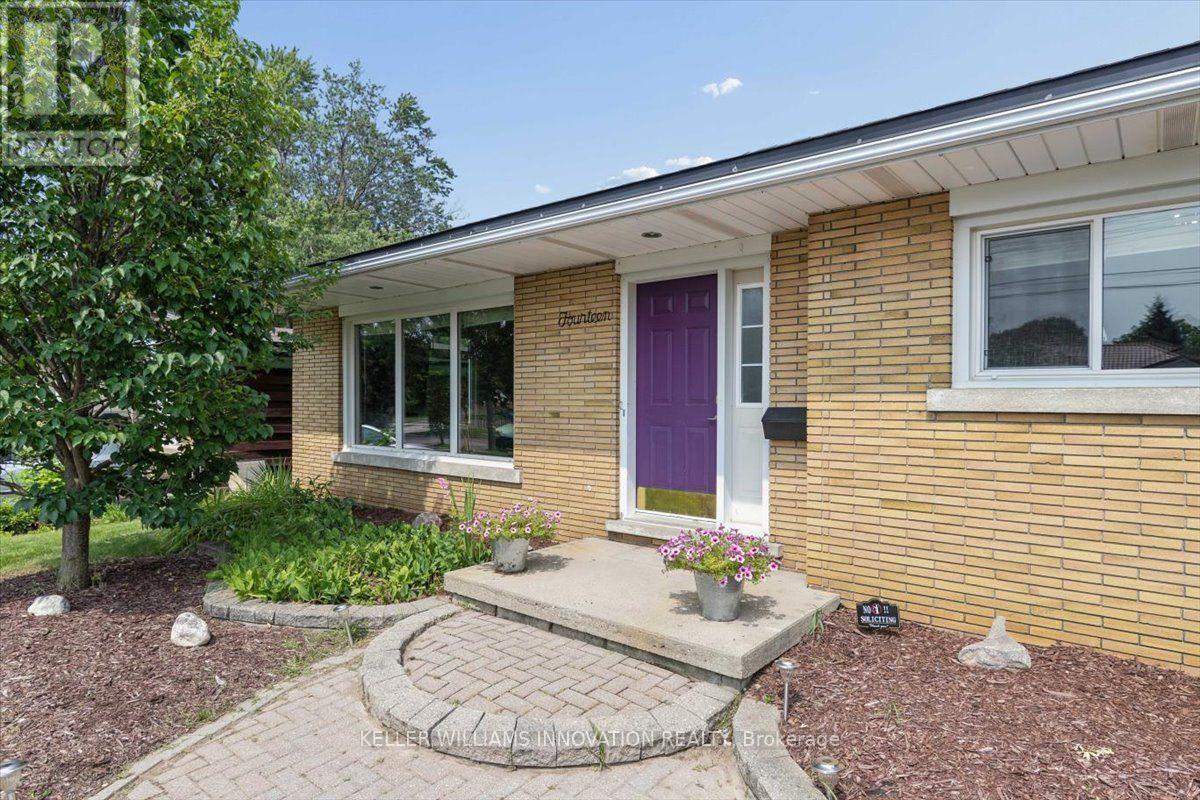 MLS® listing #30149603 for sale located at 14 CAMBRIDGE AVENUE