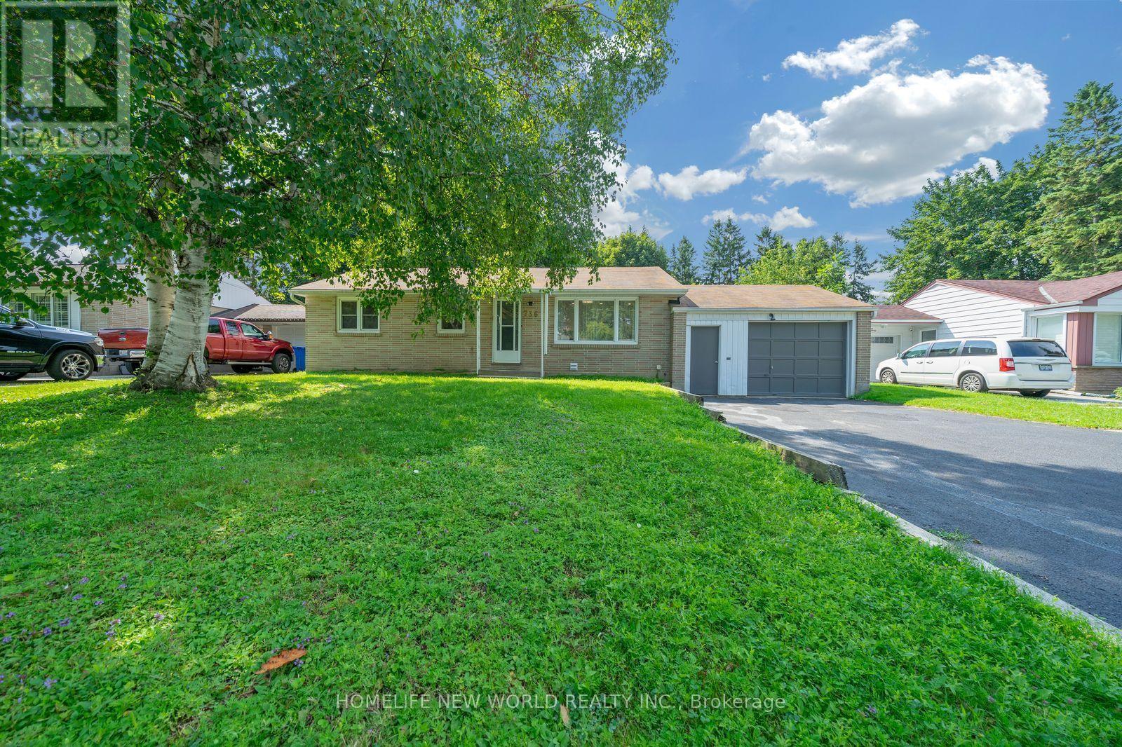 MLS® listing #30149693 for sale located at 736 GRACE STREET