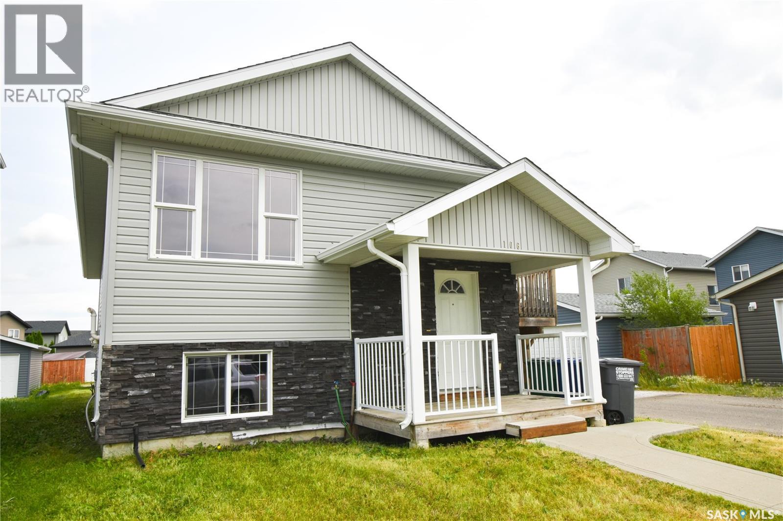 MLS® listing #30149725 for sale located at 106 Geary CRESCENT