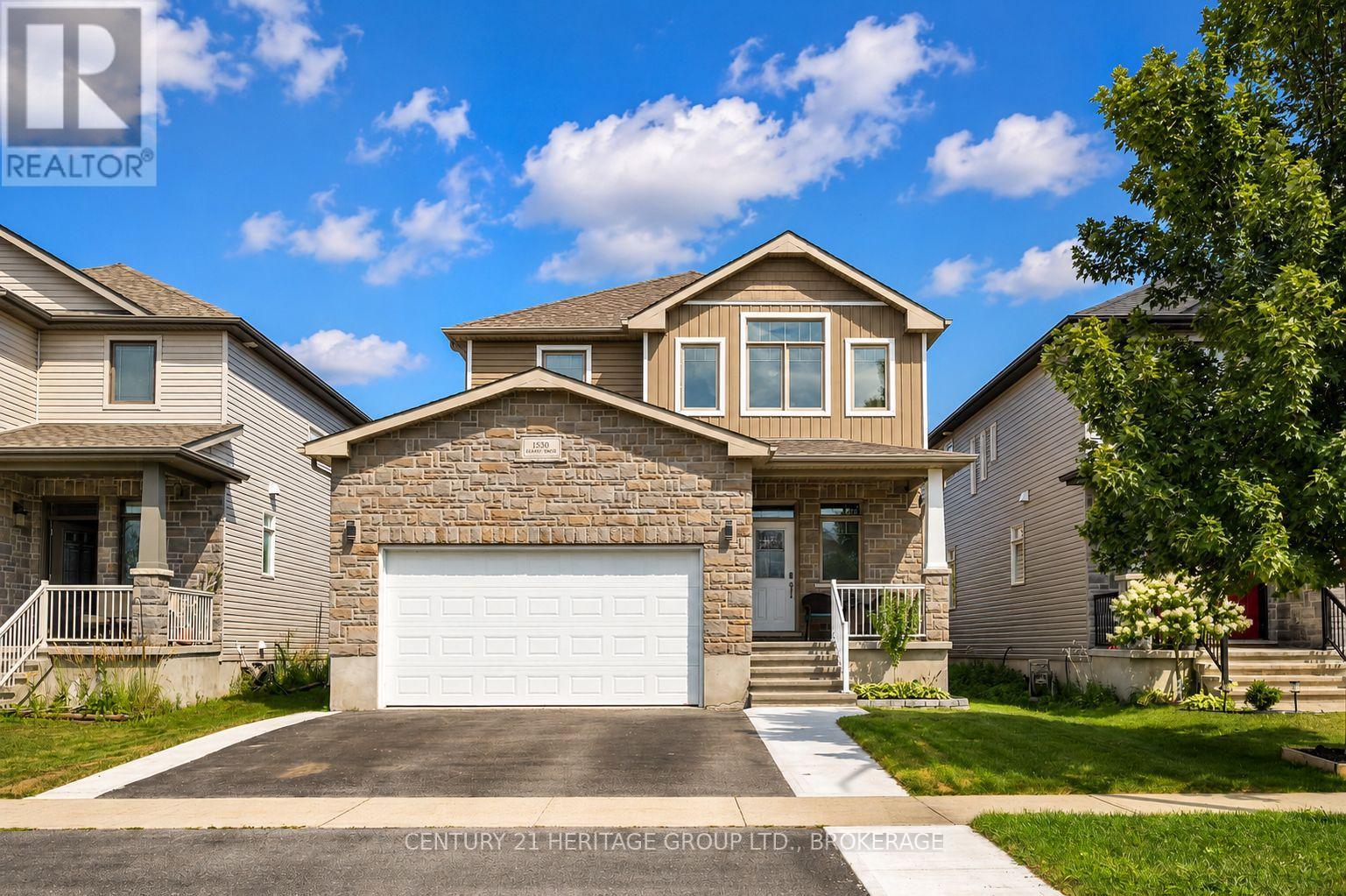 MLS® listing #30150171 for sale located at 1530 ALBANY DRIVE